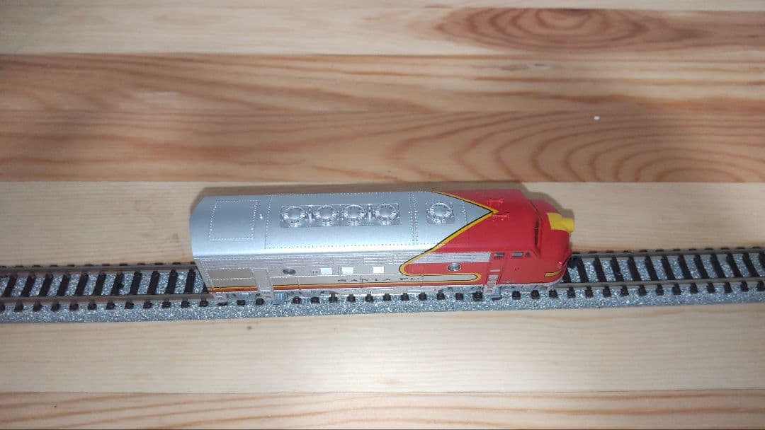 KATO EMD F7A SANTA FE塗装 [品番:176-2121]