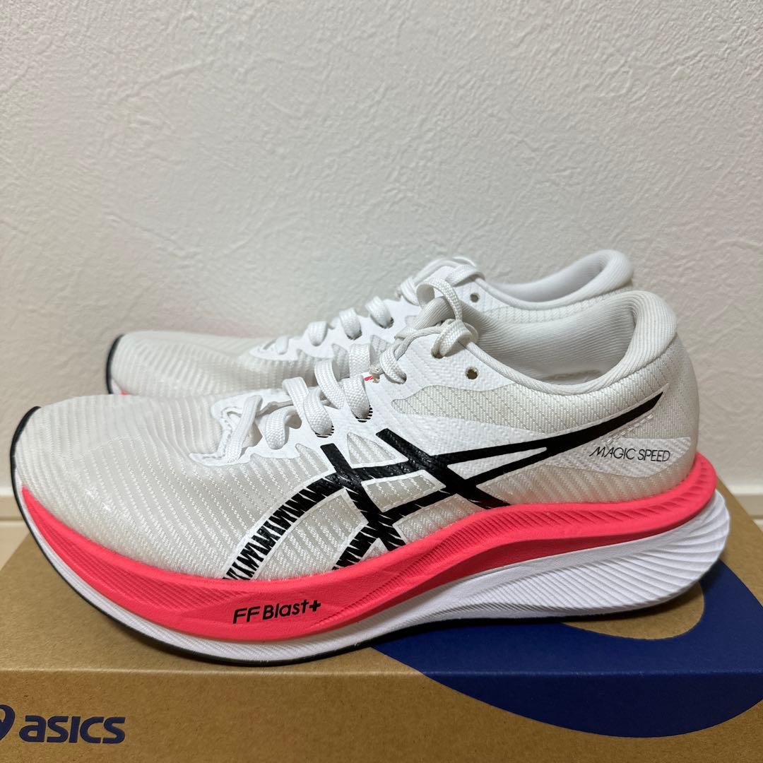 新品 asics マジックスピード3 ランニングシューズ 陸上 白 23cm
