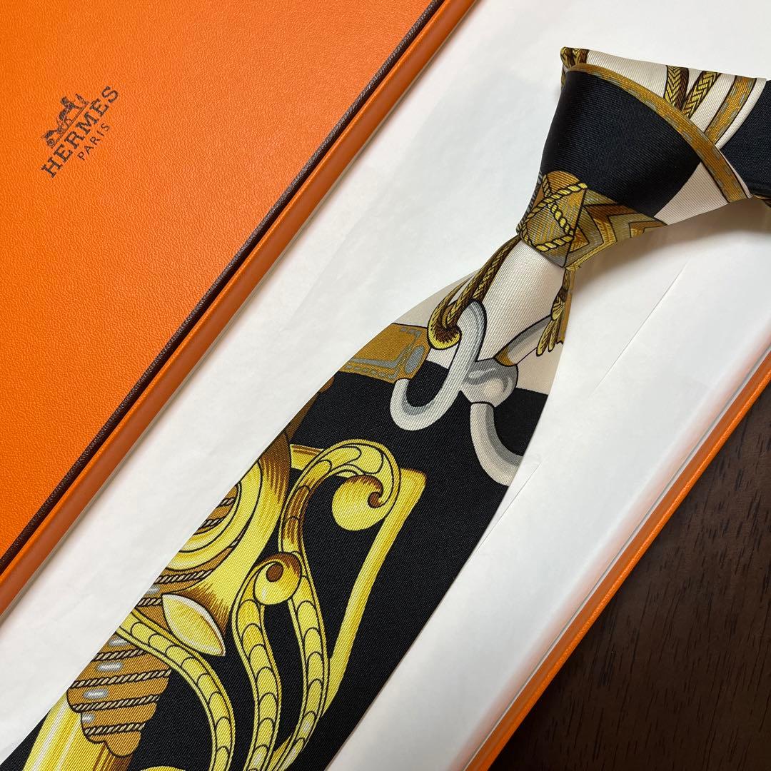 エルメス ネクタイ 黒・白・金 スカーフ柄 派手 結婚式 シルク - メルカリ
