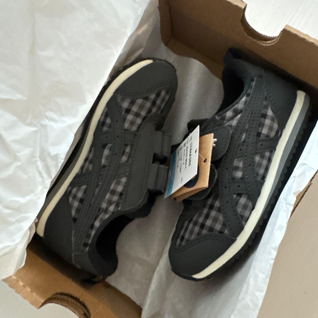 新品ファミリア　スニーカー〈アシックス × familiar〉16.5cm