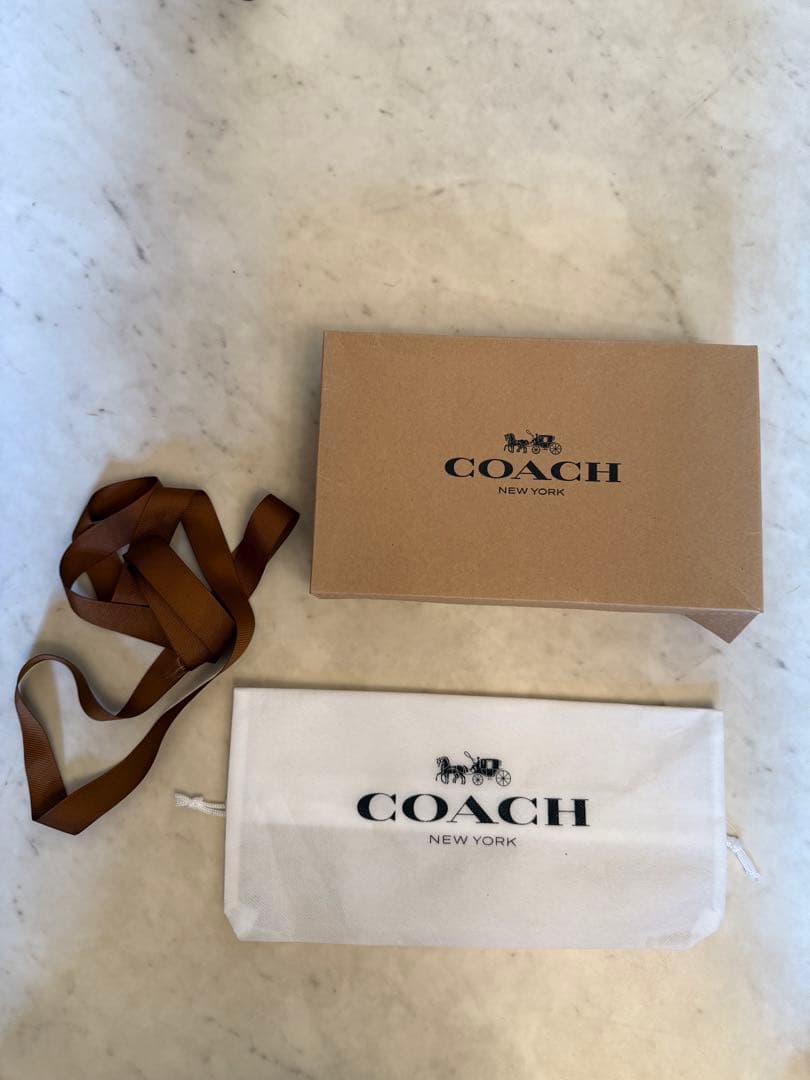 コーチ COACH お財布ケータイ 斜め掛け ピンクベージュ - メルカリ