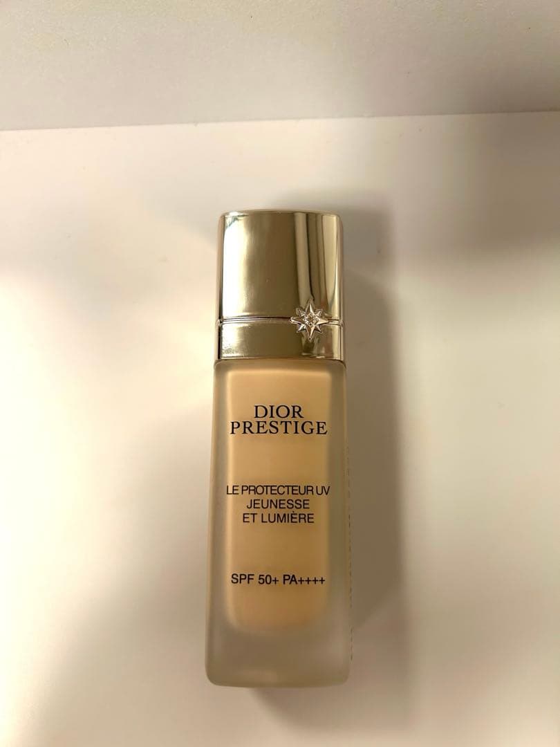 ディオールプレステージホワイト　ル　プロテクターUVルミエールBB01 DIOR PRESTIGE ディオール プレステージ ホワイト ル プロテクター UV