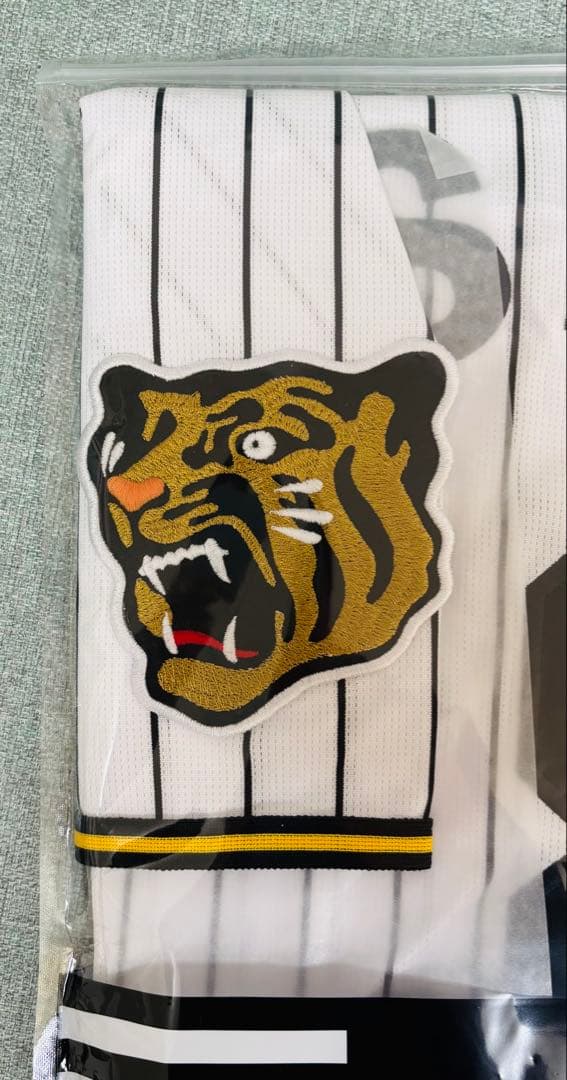 2026最新】阪神タイガース 佐藤輝明選手 レプリカユニフォーム XO