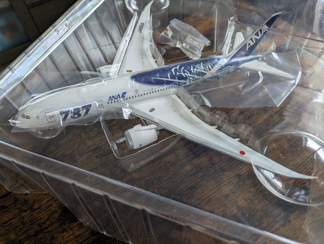 新品】ANA B787-8 JA801A 鯖特別塗装 1/200 全日空商事 - メルカリ