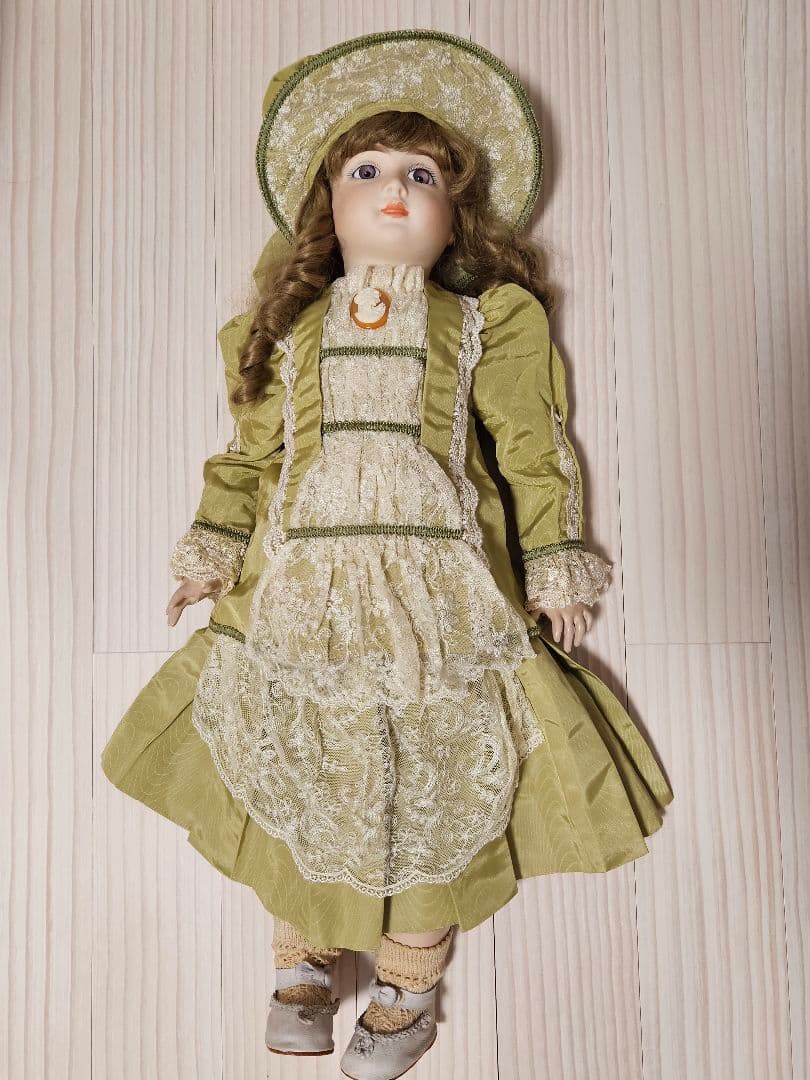 【chichi】 ˙⋆❀⋆˙A・T／アーテー☆菫色の瞳˖ . ݁❀. ݁₊