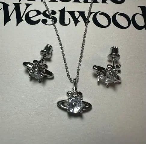 Vivienne Westwood ネックレス ピアスセット お買い得！ - メルカリ