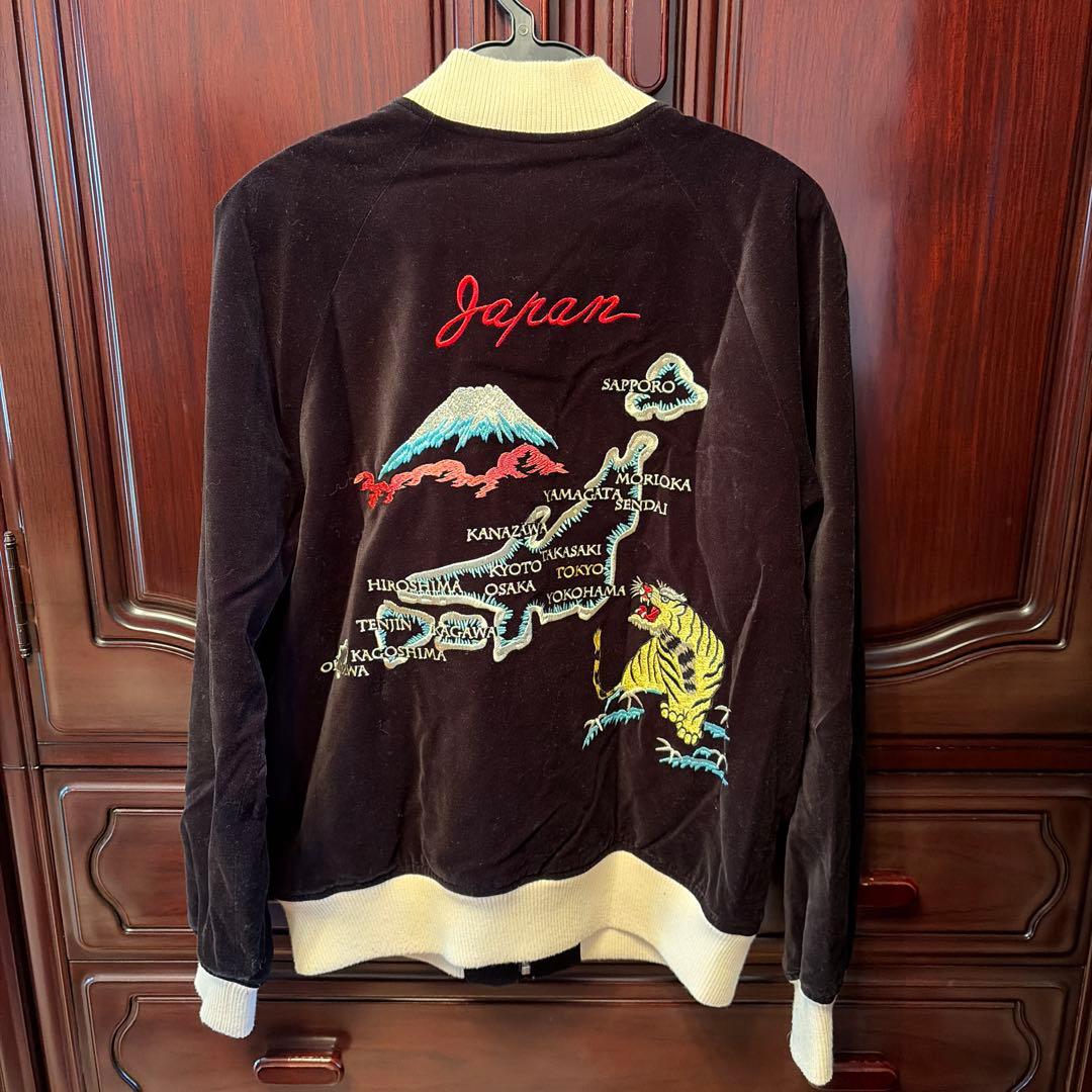 ehka sopo虎刺繍 ベロア スカジャン 日本地図 ブラック - メルカリ