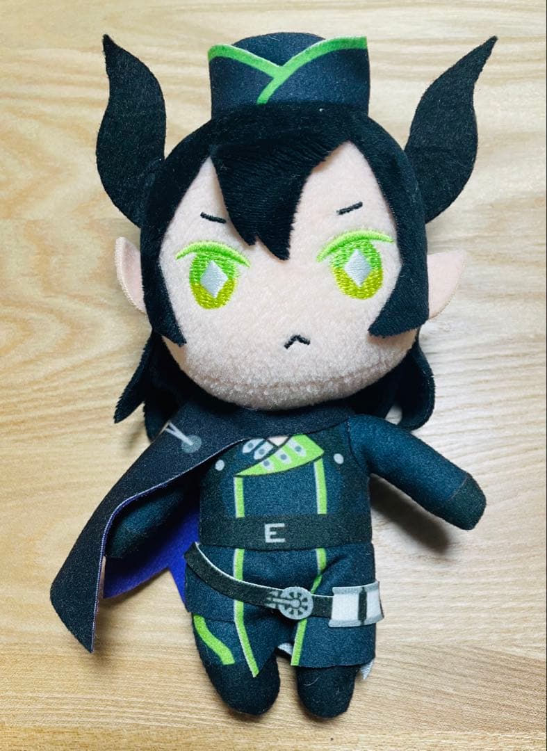 ツイステ マレウス ぬいぐるみ - メルカリ