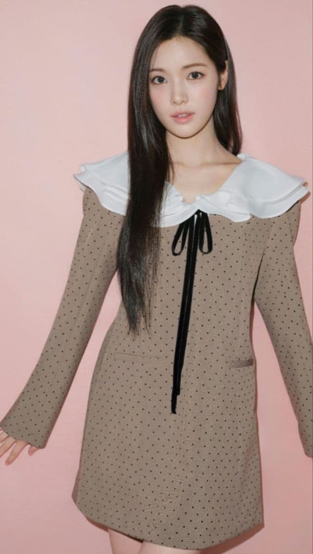 リリーブラウン ラッフルカラー付きミニワンピース ラッフルカラー付きミニワンピース(ミニワンピース)｜ワンピース｜LILY