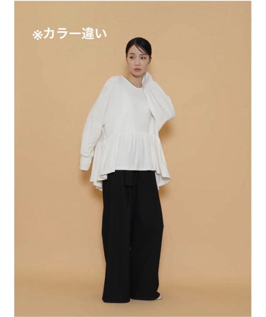 Xmas限定値引き】CYAN tokyoラウンドギャザーウォームトップス 黒