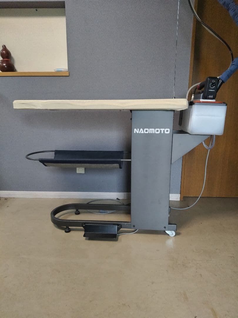 ナオモト(NAOMOTO)バキュームアイロン台 Q-ing - メルカリ