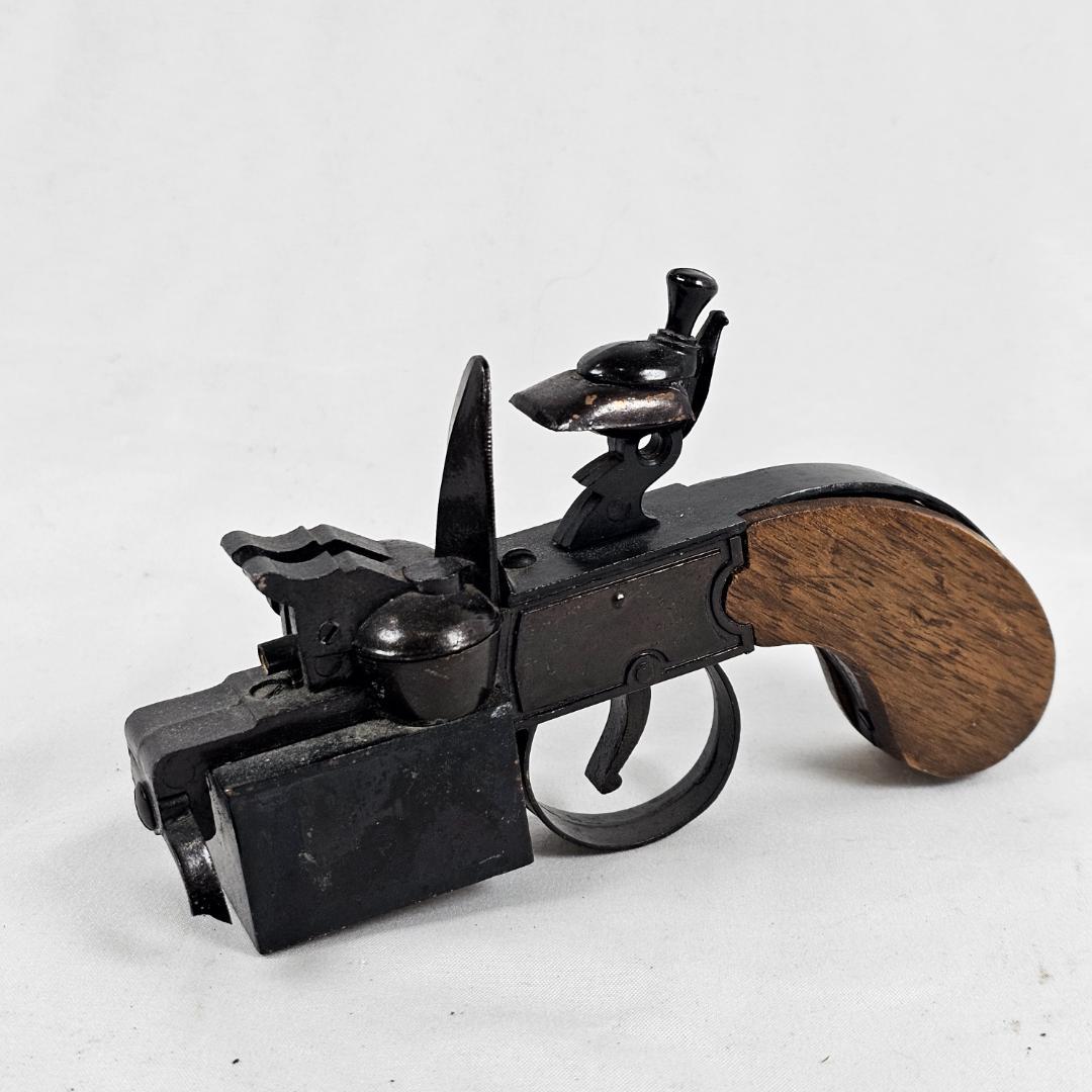 ヴィンテージ ピストル型 卓上小物 2点 ジャンク 修理・置物用 - メルカリ