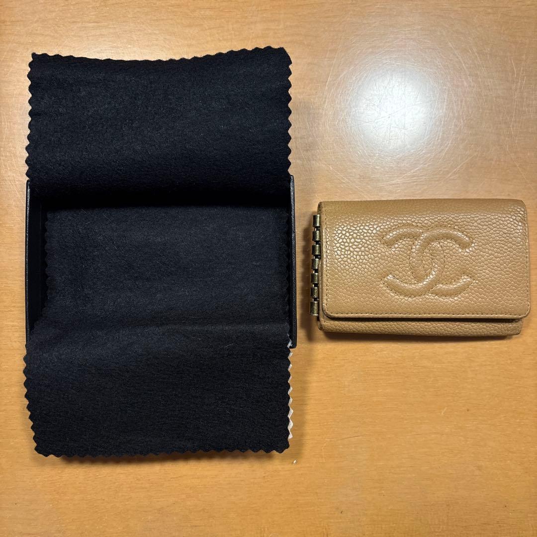 CHANEL ベージュ レザー キーケース - メルカリ