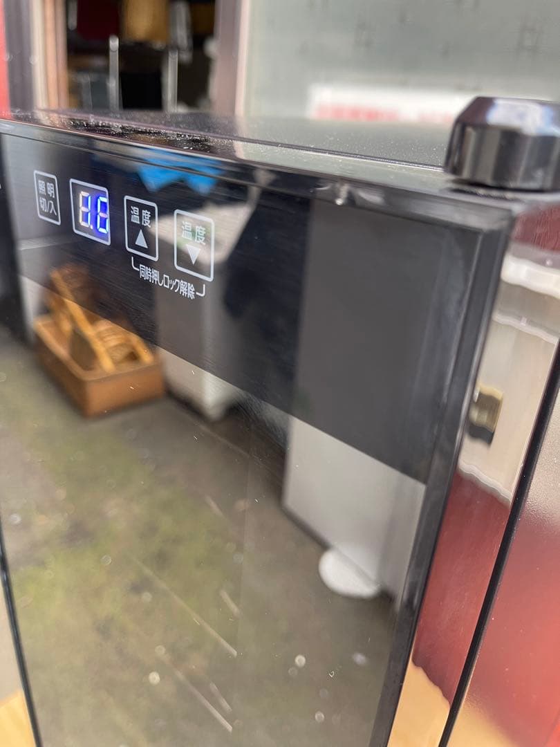 アイリスオーヤマ ワインセラー 47L.18本収納、お値引き致しません。