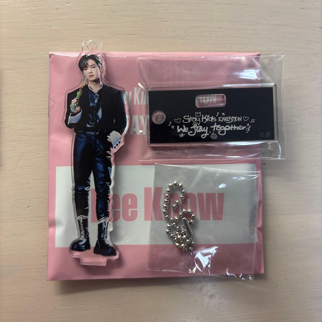 スキズ EXHIBITION 展覧会 アクリルスタンド リノ 2種セット - メルカリ