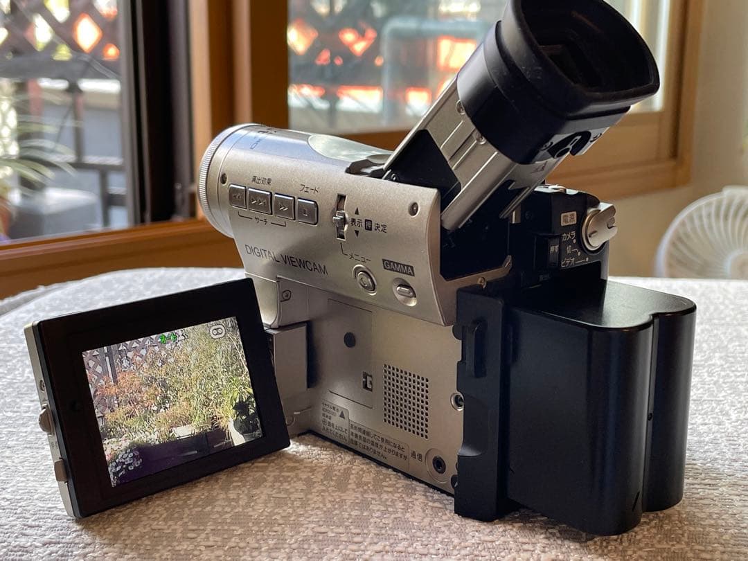 液晶デジタルビデオカメラ SHARP VL-PD3 本体及び付属品一式 - メルカリ