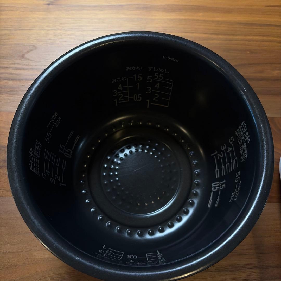 訳あり格安 2025年製12月購入 日立 炊飯器 蒸気カット RZ-V100LM