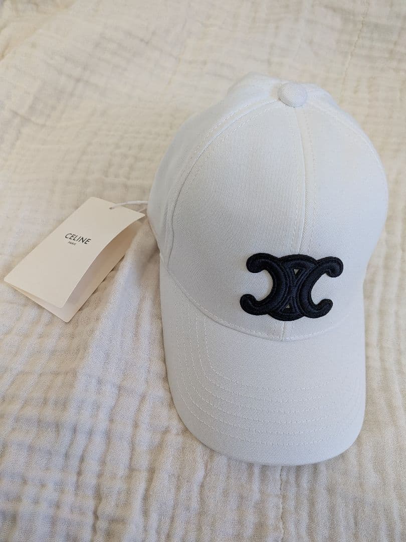 トリオンフ刺繍 CELINEのタグロゴ有 白 ホワイト ベースボールキャップ