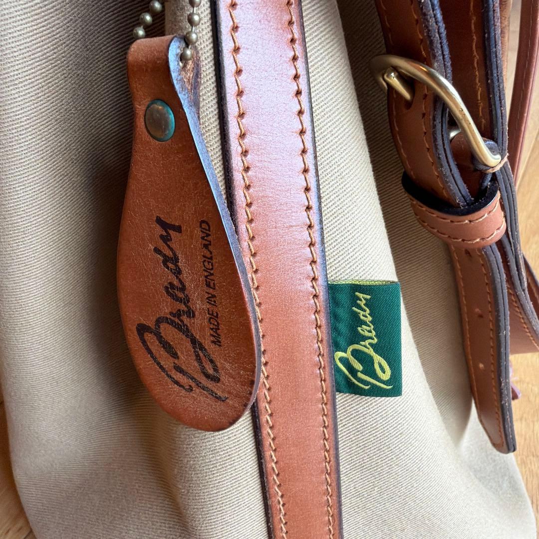 ブレディ カルダー ショルダーバッグ クロスボディ 巾着 廃盤品 カーキ