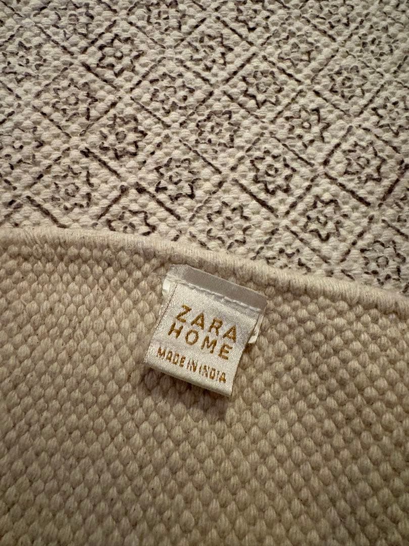 ZARA HOME ラグ ベージュ/グレ (200 x 160) - メルカリ