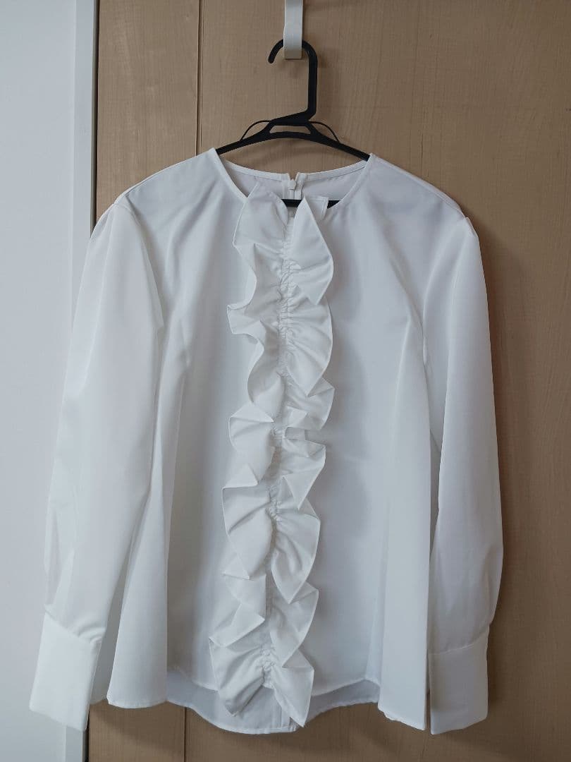 新品未使用⭐maison de Dolce.フリルフレアブラウス - メルカリ