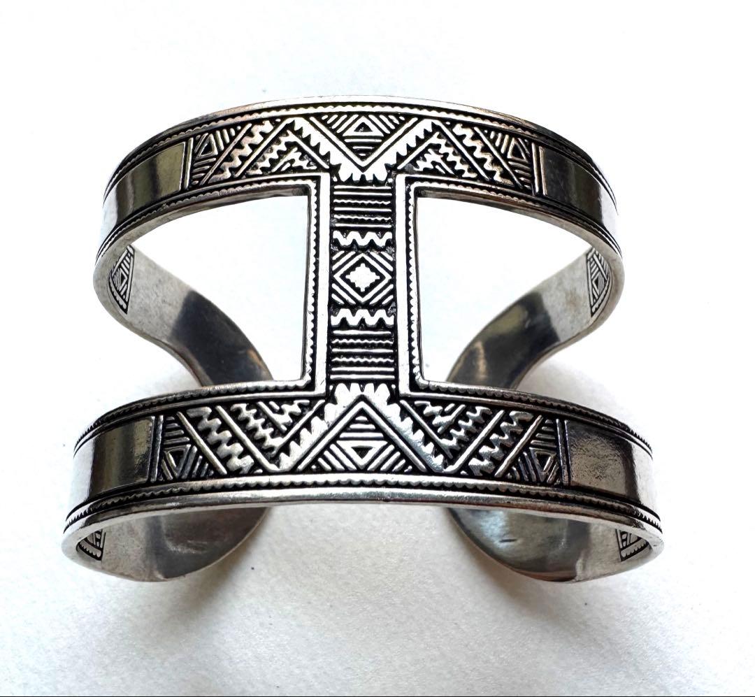 新品・未使用】トゥアレグ族 銀製 シルバー925 H型バングル - メルカリ