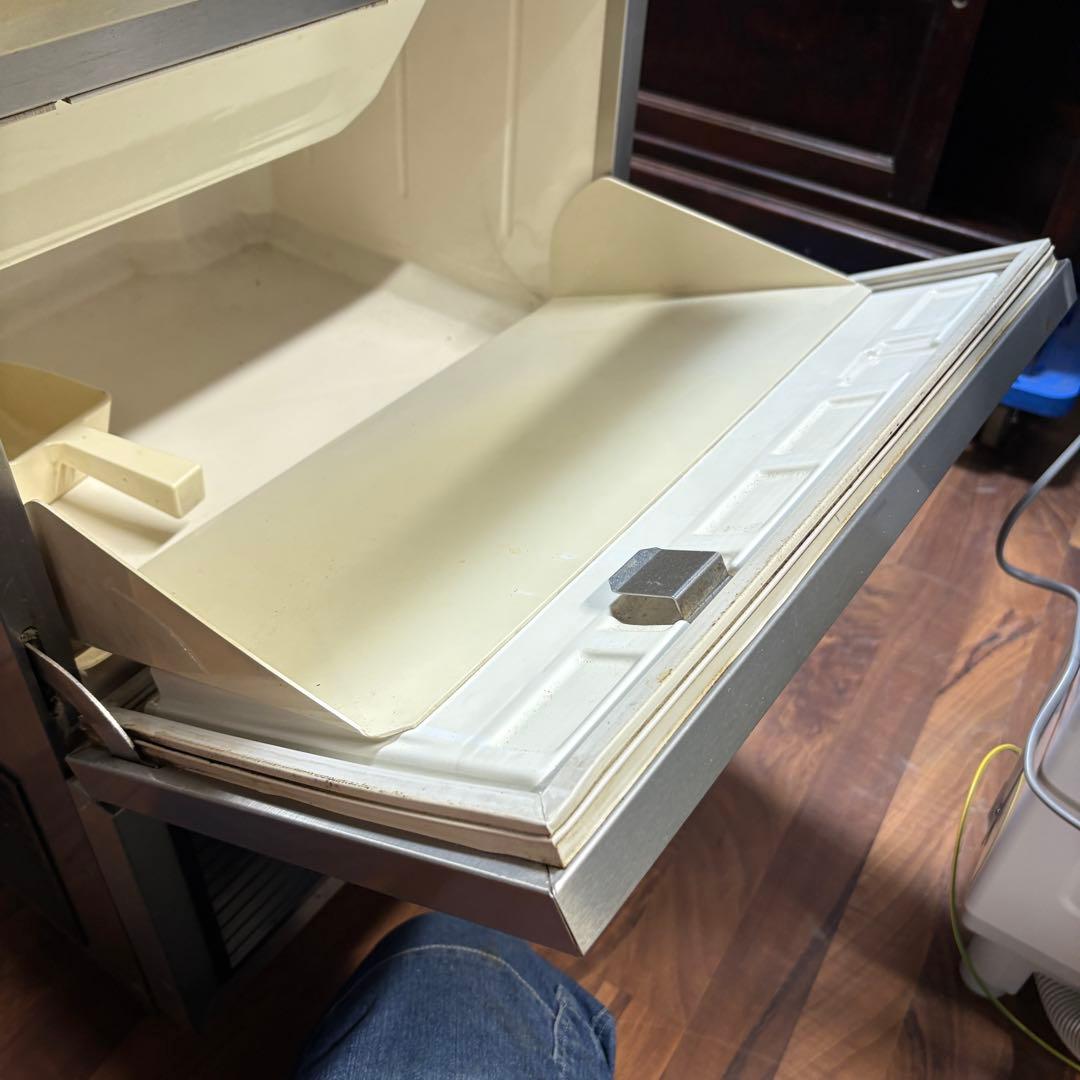 送料設置込み ダイワ 製氷機 全自動製氷機 35kg DRI-35LMT1