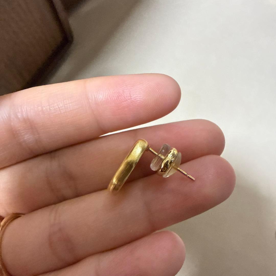 CHANEL ゴールド スタッドピアス - メルカリ