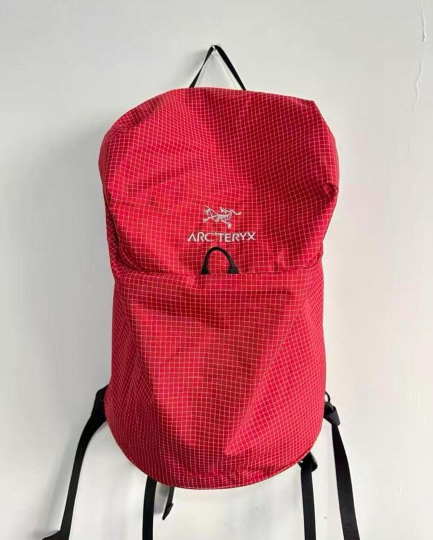 未使用ARC'TERYX KONSEAL 15 チェック柄バックパック 赤 KONSEAL 15 Backpack (2024SS Color) - 山の店 デナリ