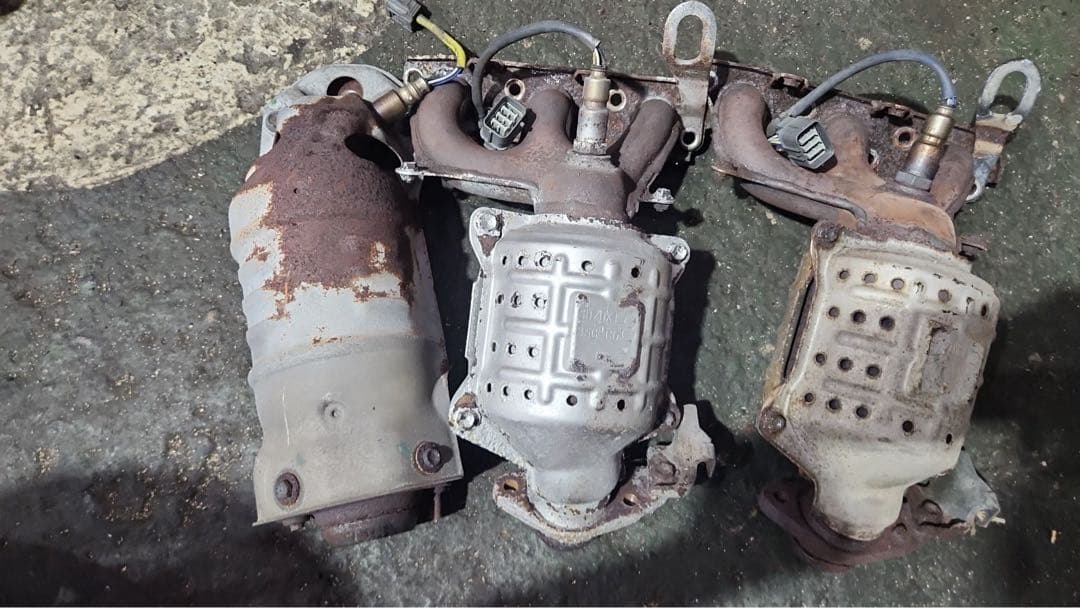 触媒3つまとめ売り Yahoo!オークション - 「触媒」(マフラー)(ホンダ用)の落札相場・落札価格