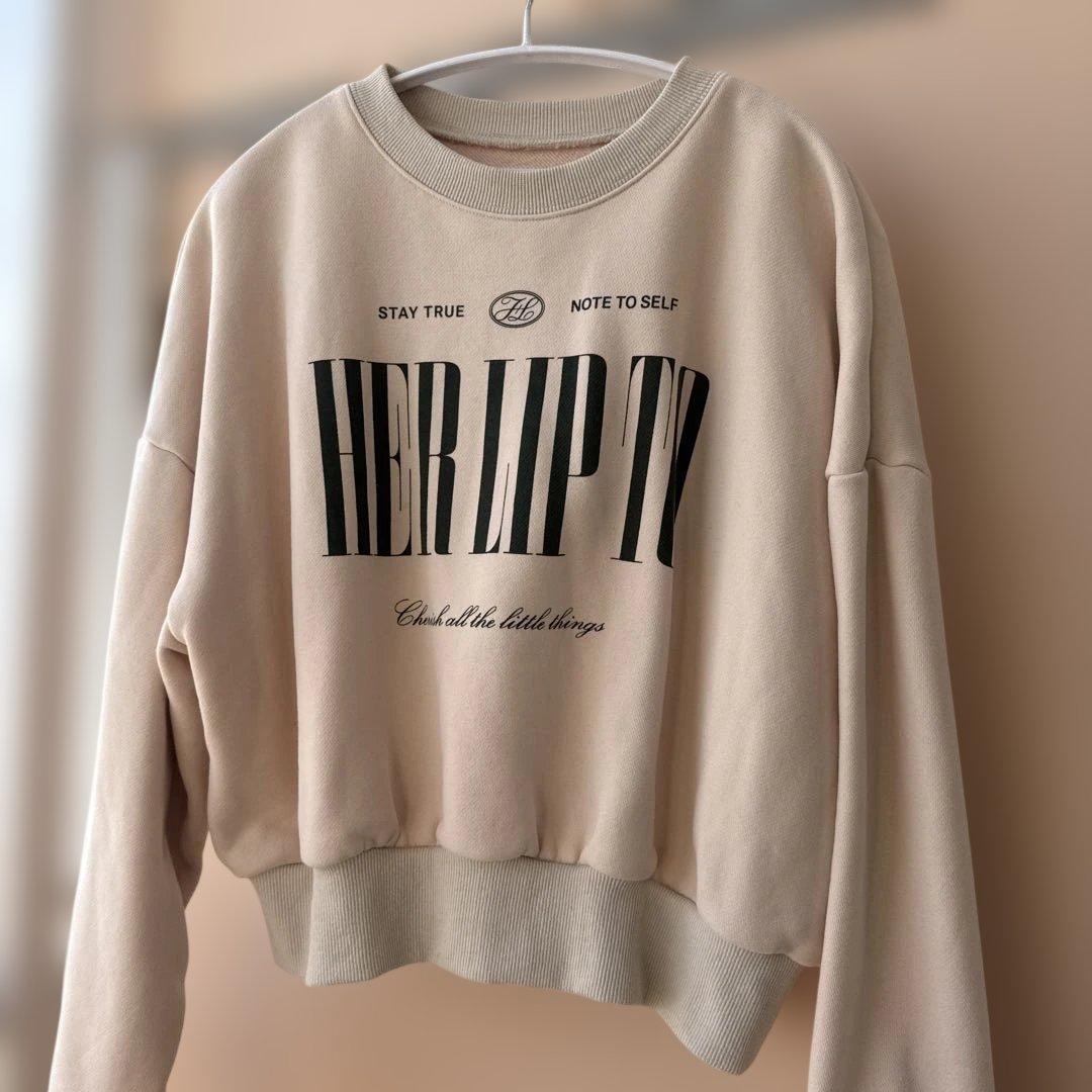 Her lip to Cherish Oversized Sweatshirt - メルカリ