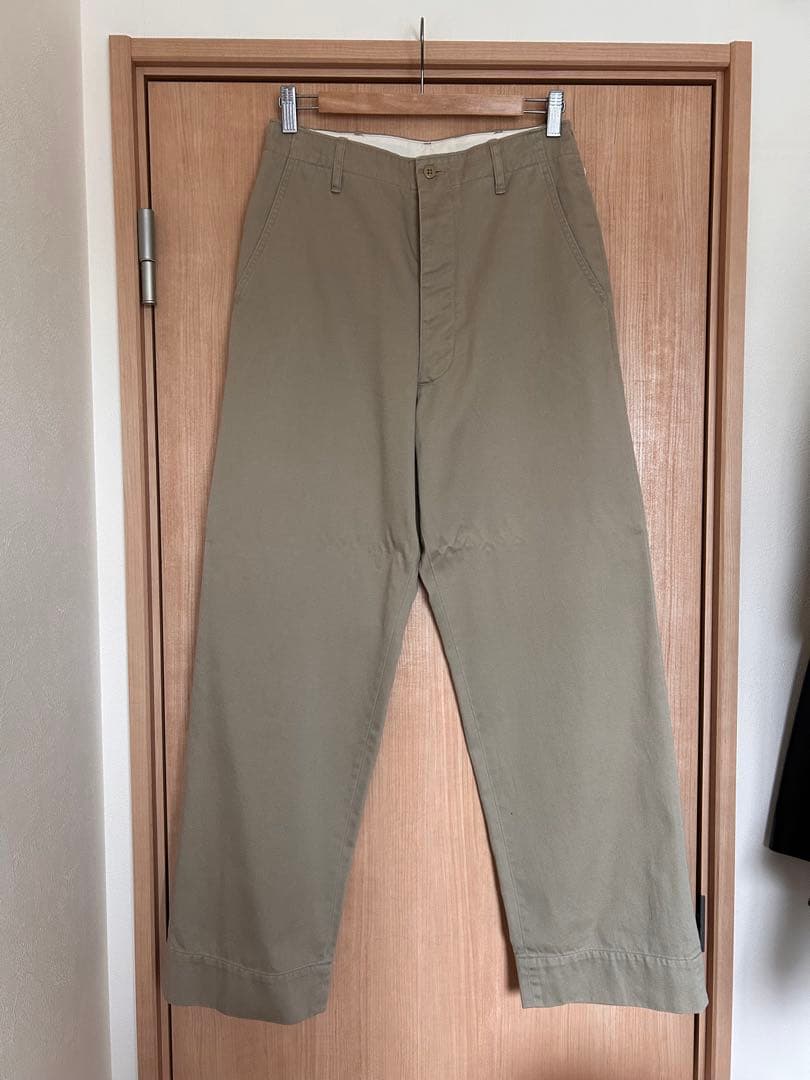 新品 COMOLI コモリ チノパンツ チノパン サイズ1 KHAKI チノ COMOLI (コモリ) KHAKI チノパンツ / カーキチノパンツ