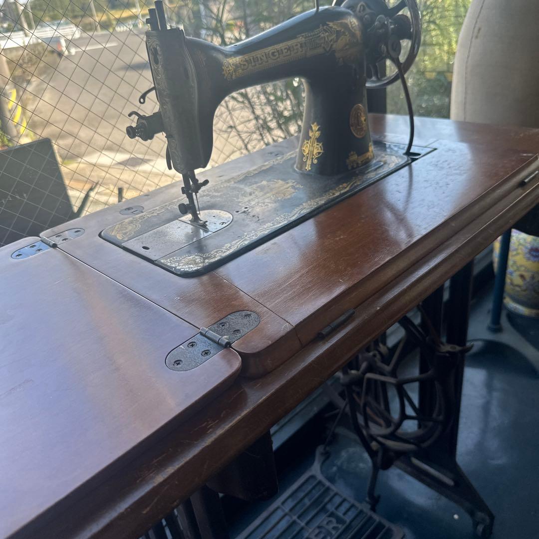 ヴィンテージSINGER 足踏みミシン クラシックデザインディスプレイに！ アンティーク 足踏みミシン｜シンガー SINGER – rocca rocca