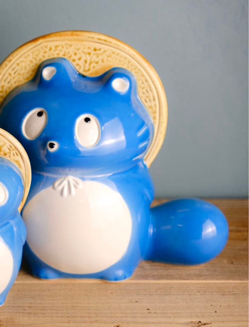 ぼんやり子だぬき 陶器・青色 - メルカリ
