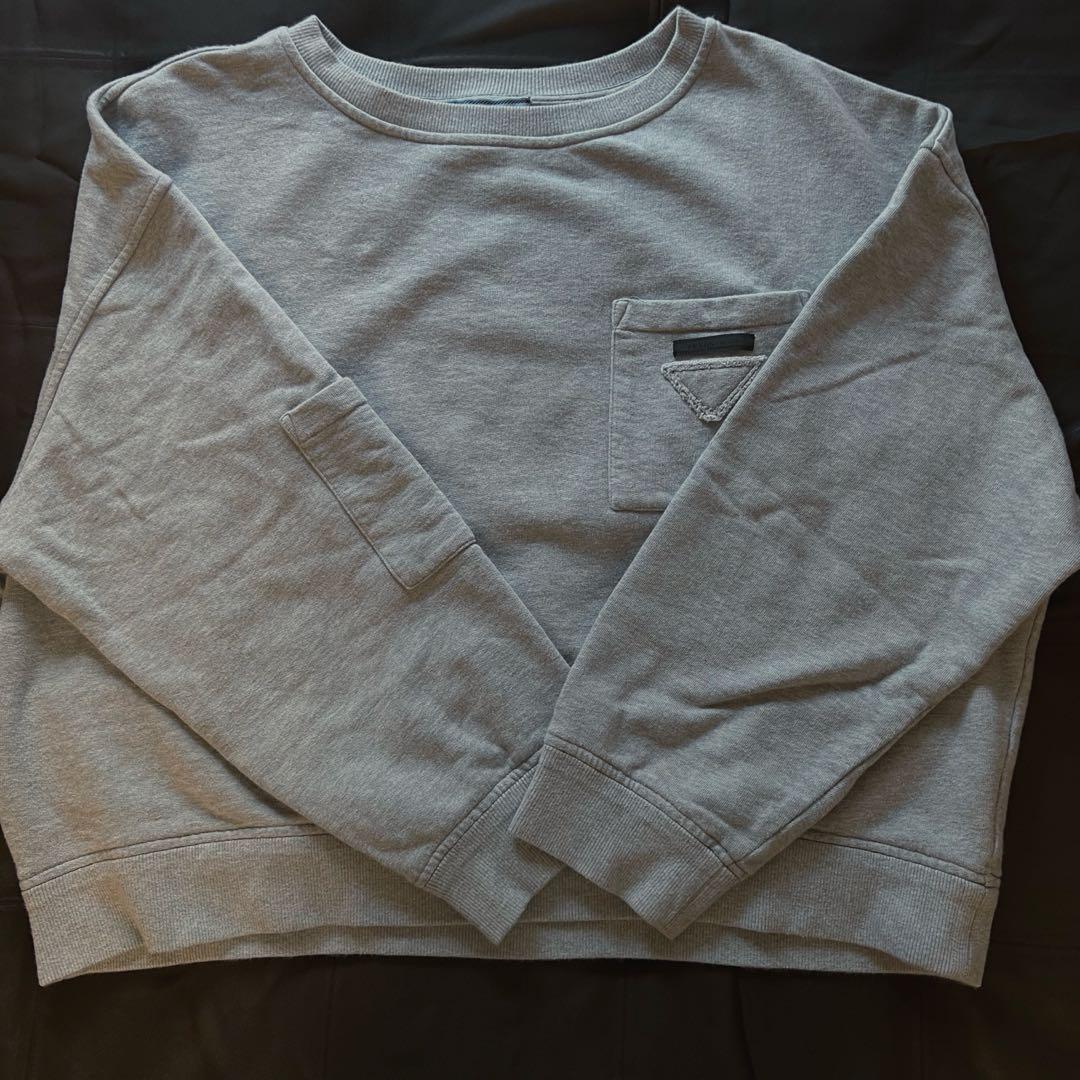 PRADA グレー スウェット Lサイズ 中古・古着通販】PRADA (プラダ) ロゴスウェット グレー サイズ:L