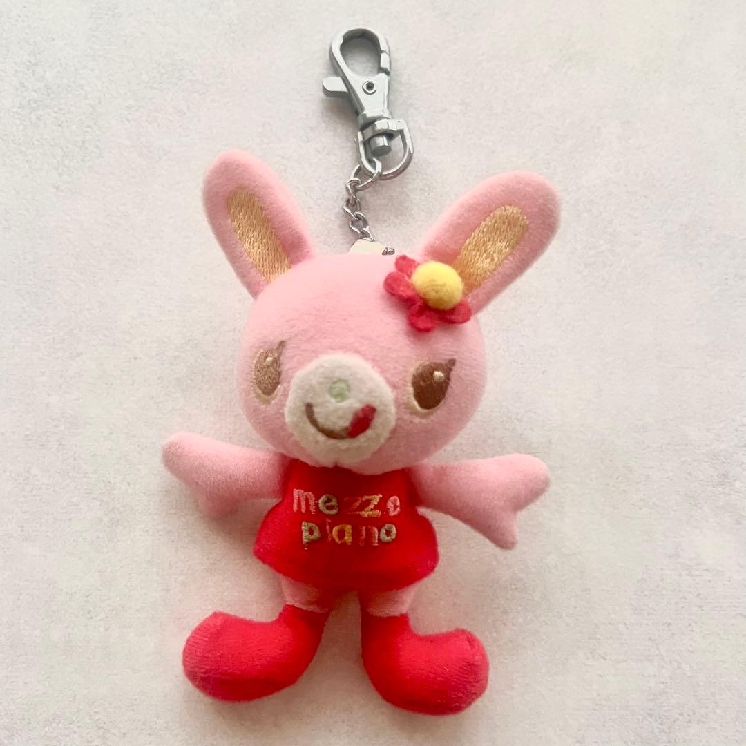 メゾピアノ みみちゃん キーホルダー 赤い服 赤い靴 希少品 - メルカリ