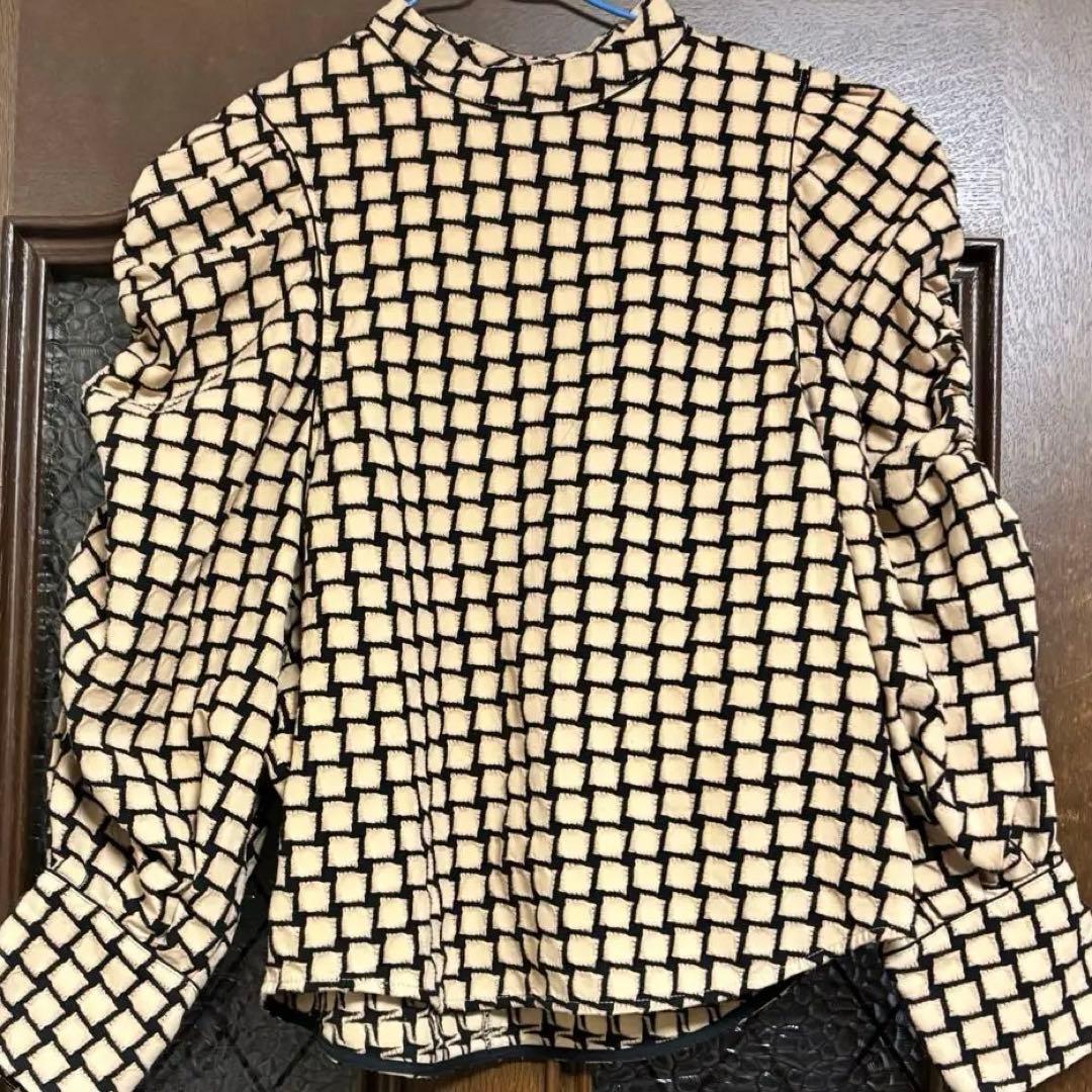 美品】todayfulオープンショルダージャガードブラウス todayfulの通販