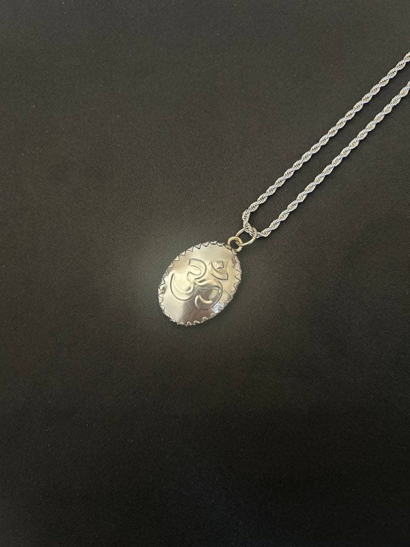 藤井風 イメージペンダント ネックレス 【オーム文字・クリシュナ・赤