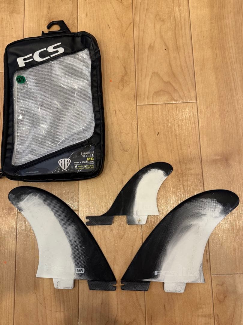 FCS MR サーフボードフィン 3枚セット MR PC / TWIN/TRIフィンセット[Mark Richards] BLACK COLOUR SWIRL