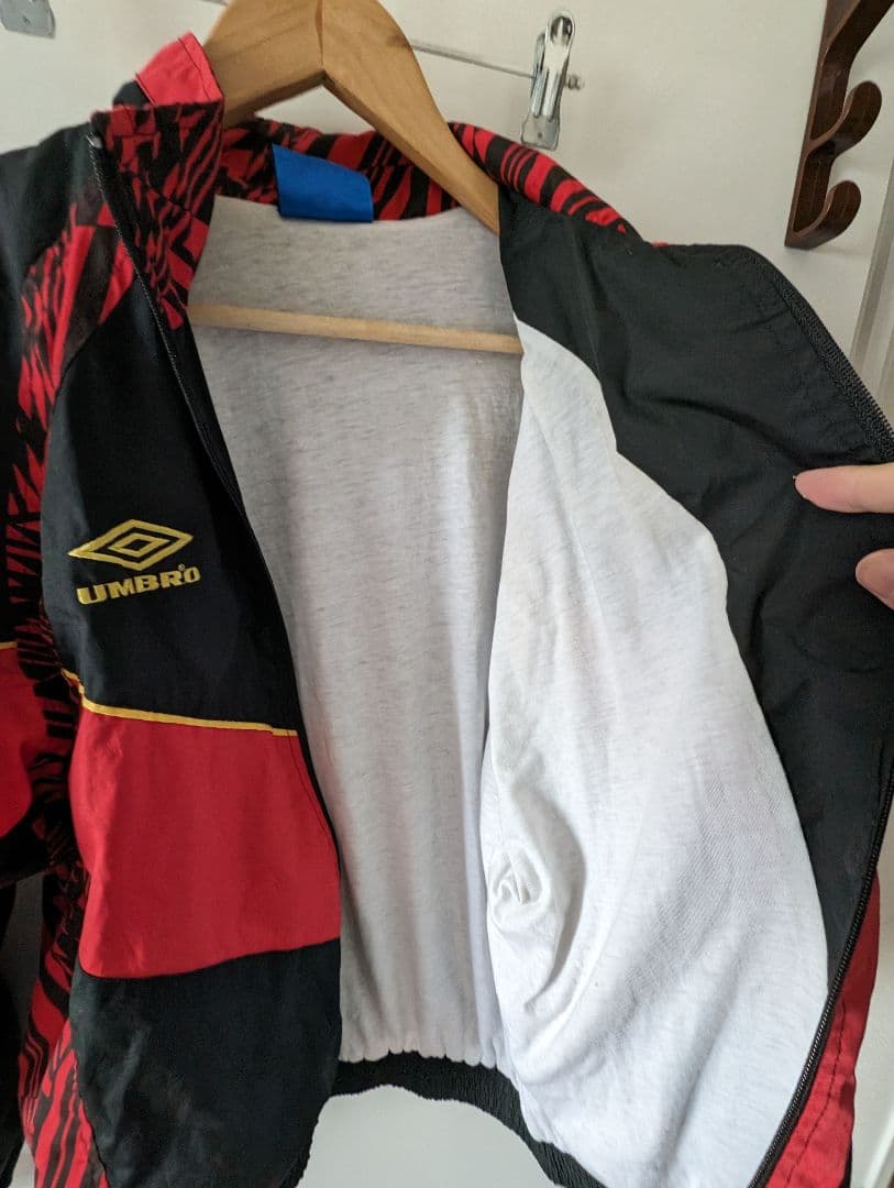 umbro マンチェスターユナイテッド トラックジャケット - メルカリ