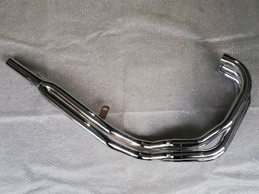 CB400スーパーフォア(NC39)のWRPイカズチ管タイプ42.7π　CBX♪ ホンダ CB400スーパーフォアからはじめよう！ 特集記事｜バイクブロス