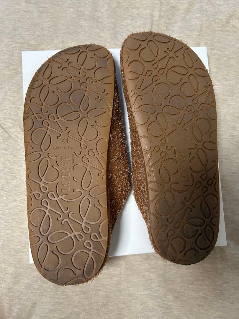 美品】LOEWE ブラッシュスエードサンダル 41 - メルカリ