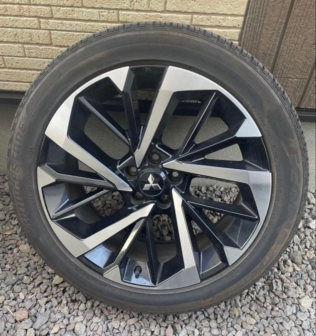 三菱アウトランダーPHEV（GN0W）純正20インチホイールとタイヤ4本