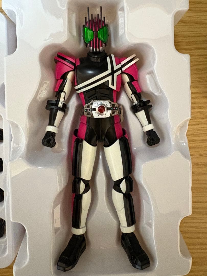 S.H.Figuarts（真骨彫製法） 仮面ライダーディケイド 50th