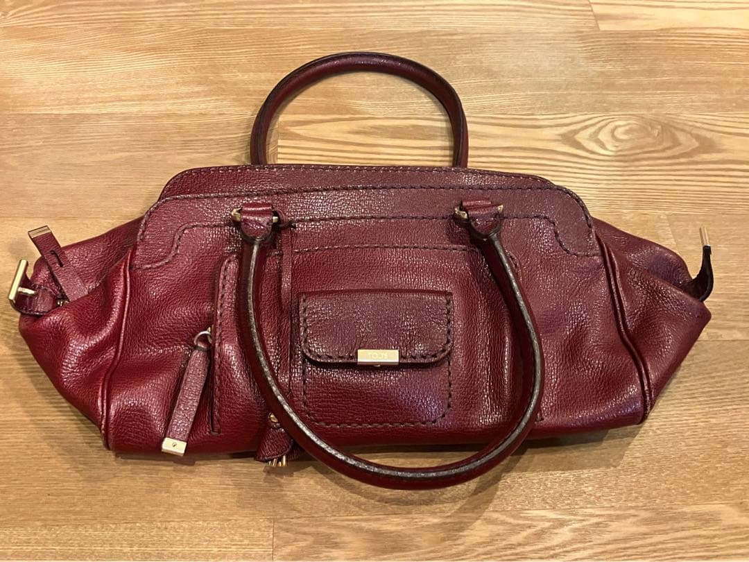 Tod’s 赤レザー ボストンバッグ 袋つき フロージュ florge フラップダブルポケットのレザータッチボストン