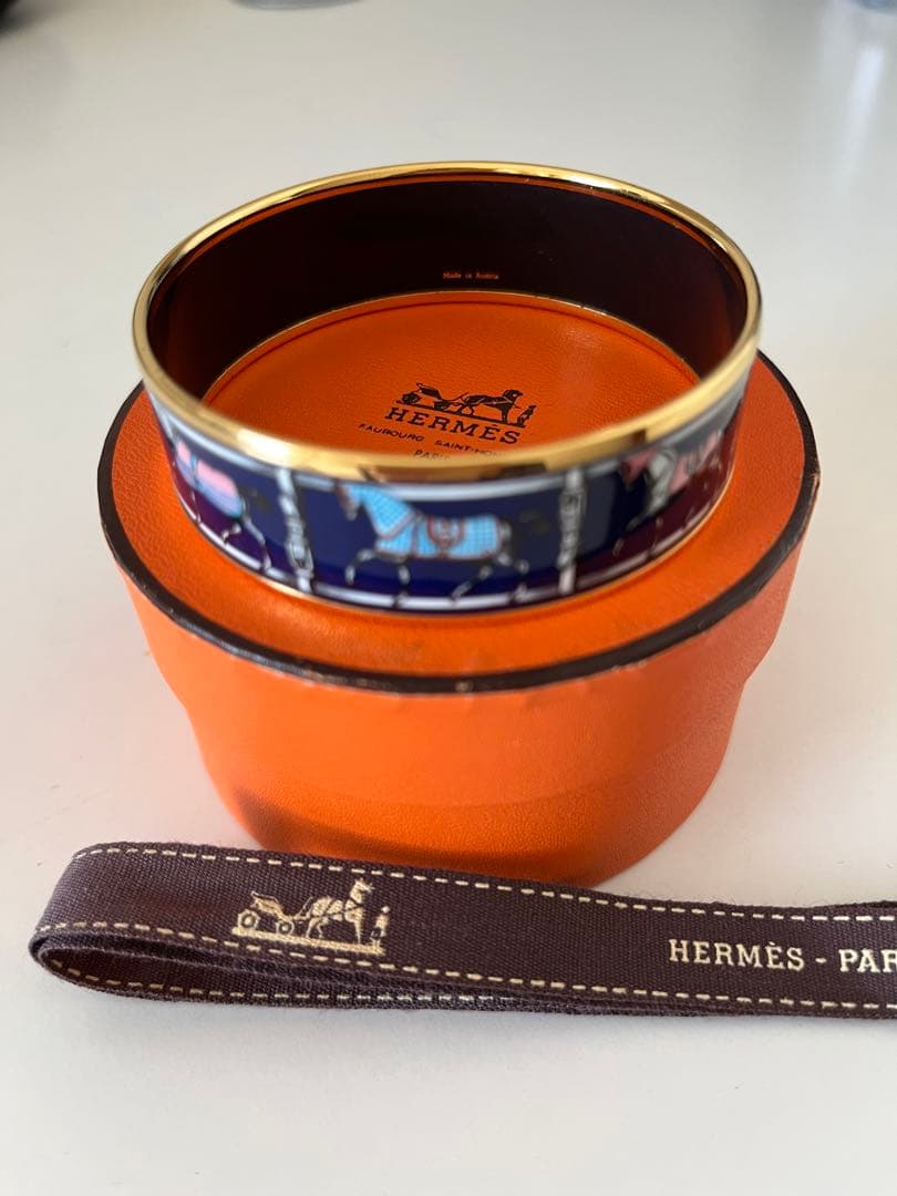 HERMES エルメス ホースデザイン バングル HERMES（エルメス） エマイユGM ホース モチーフ ベージュ×ゴールド GP