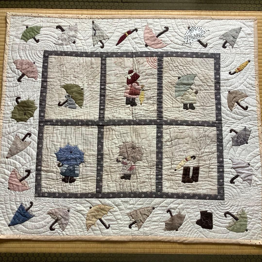 パッチワーク タペストリー スーちゃん - メルカリ