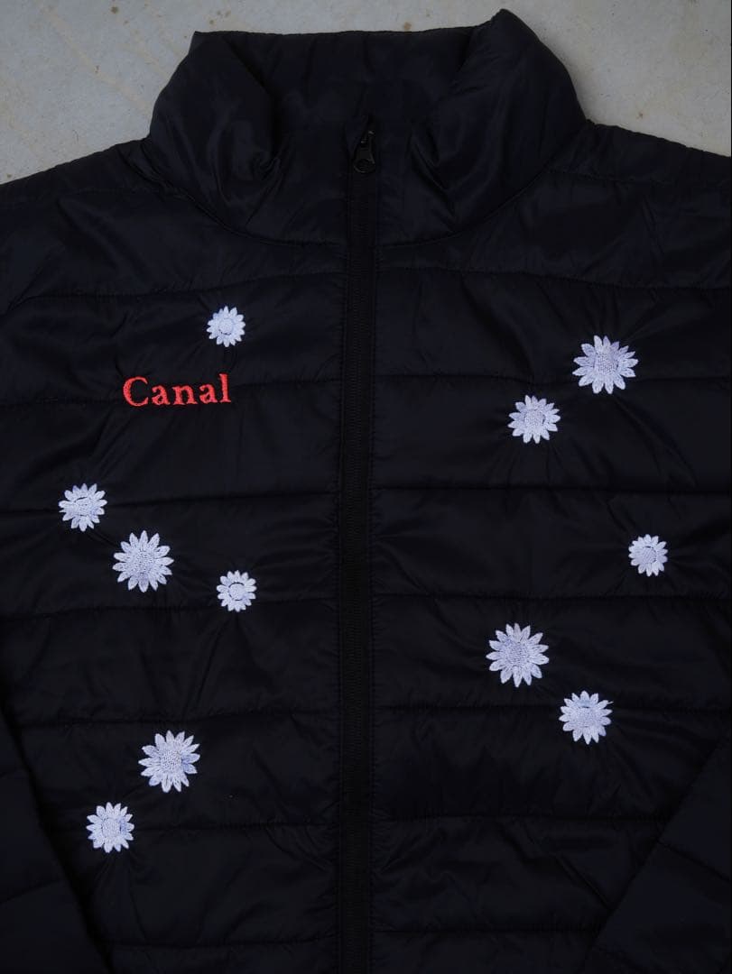 まっつん様 花刺繍入りのパテッドジャケット L - メルカリ