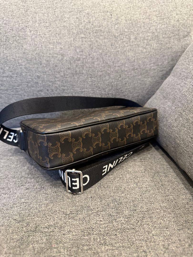 《りる》CELINE メッセンジャーバッグ ブラック