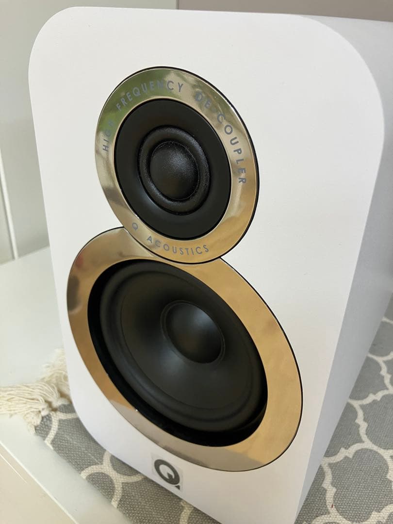 【中古美品】Q Acoustics 3010i スピーカー 白 Q ACOUSTICS 3010i/White 中古 240001207478｜中古通販フジヤエービック
